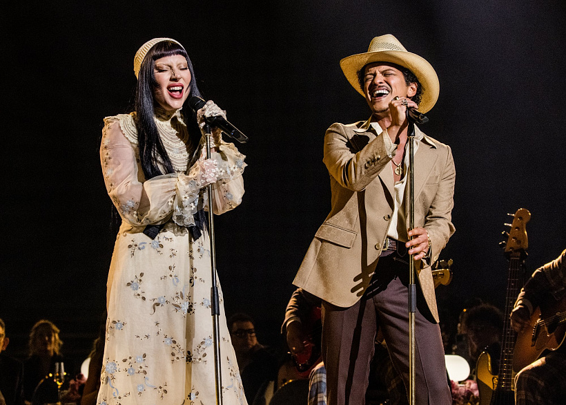 Lady Gaga ve Valentino s Bruno Mars an Grammy’s 2025