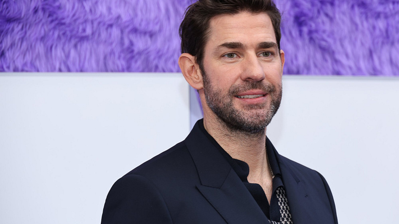 Chandlerův efekt v praxi: od podivína z Kanclu k nejvíce sexy muži světa. Letošní titul nejvíce sexy muže světa magazínu People získal John Krasinski. A to zcela zaslouženě!