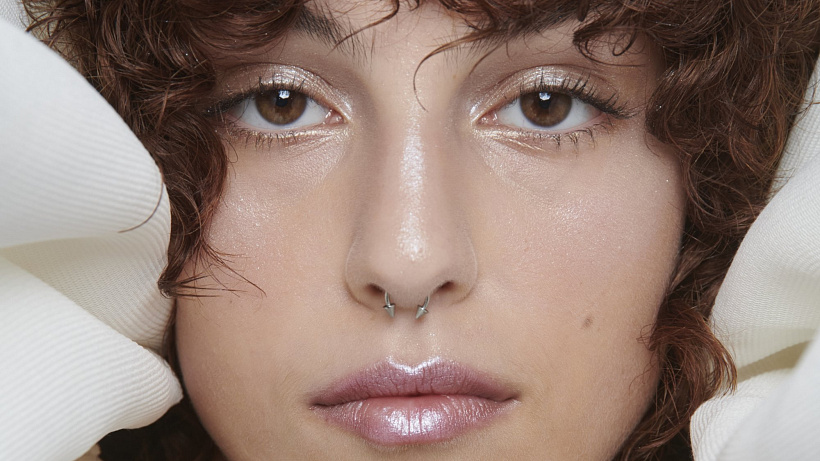 Nejlepší voděodolné řasenky, které nezastaví je pot, mořské vlny ani vodní polo v bazénu!