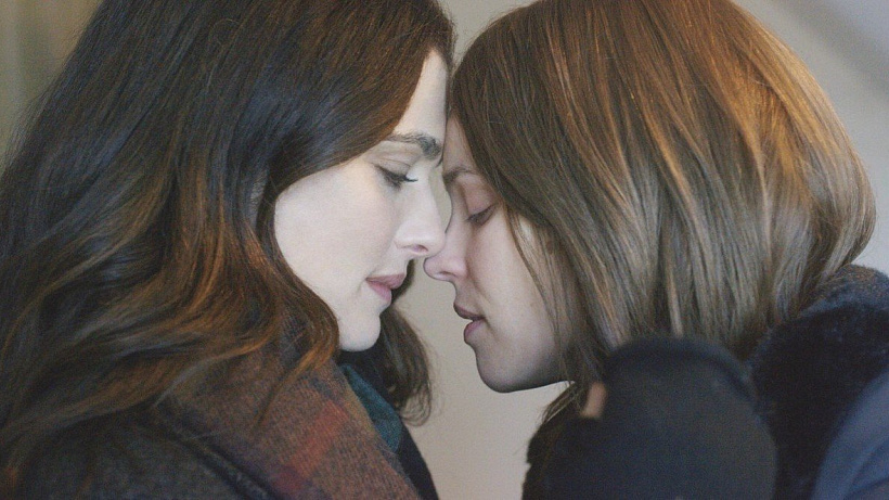 Dovedete si představit, že se po dvaceti letech spokojeného vztahu zamilujete? A že se zamilujete do ženy? Není to žádný neobvyklý scénář, to, že přeformátujete svou sexuální orientaci, se může stát kdykoli.