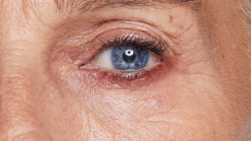 Jak líčit oči se spadlými víčky