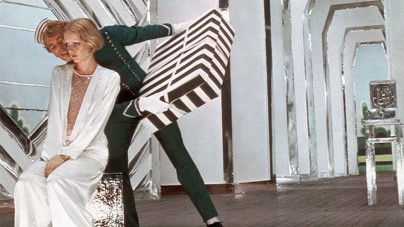 Velký průvodce nejlepšími dárkovými sety – od péče o pleť, vlasy, nehty a tělo až po make-up a limitované parfémové sady.