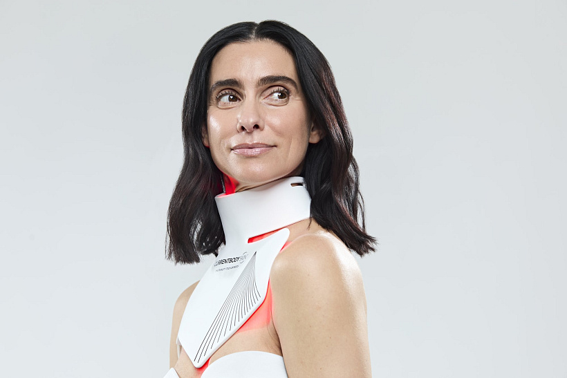 CurrentBody LED Neck & Décolletage Mask Series 2
