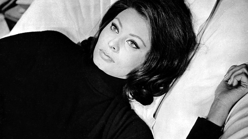 JAK MENSTRUAČNÍ CYKLUS OVLIVŇUJE SEXUÁLNÍ TOUHU?