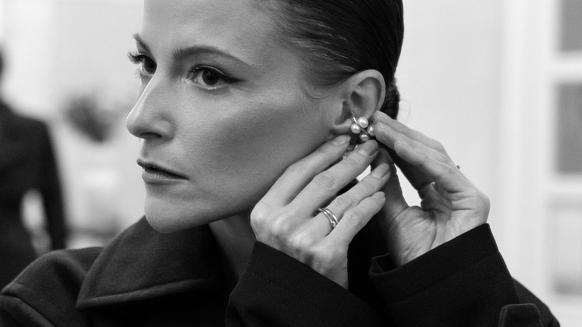 Seznamte se: Vendula Šulanová. Představujeme vám členky našeho Harper's Bazaar Members Club – podnikatelky, umělkyně, matky a zajímavé ženy, které nás inspirují. Vendula Šulanová se s námi dělí o to, jaký je její oblíbený rituál krásy a bez jakých produkt