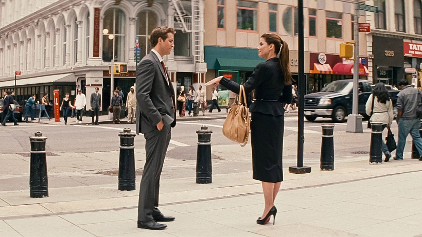 Vztah s kolegou: Může láska na pracovišti fungovat? Ačkoli se kancelářské prostředí zdá jako ideální místo pro začátek nového románku podle hollywoodského scénáře, v reálném světě to není moc dobrý nápad. Vztah s kolegou může narušit pracovní morálku a na