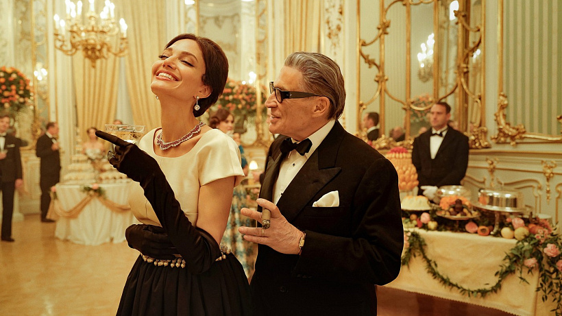 Angelina Jolie jako La Divina