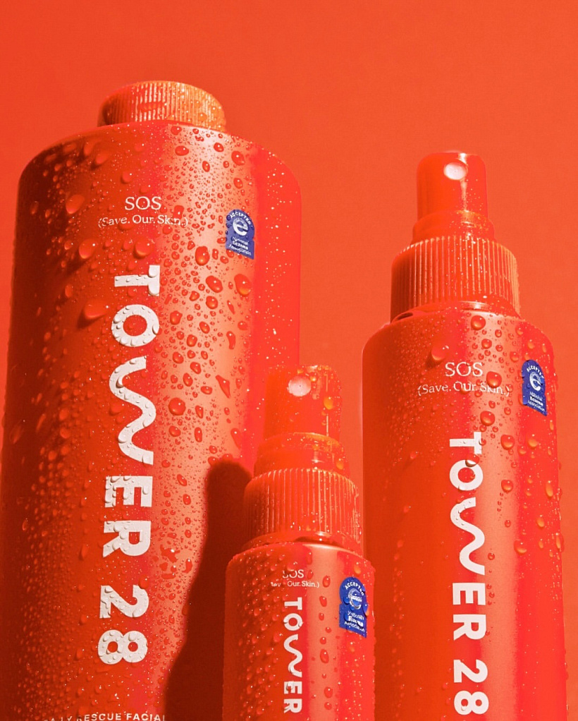 TOWER 28 SOS Daily Rescue Facial Spray – Pleťová mlha s kyselinou chlornou Dostupnost: Revolve Cena: 28 dolarů