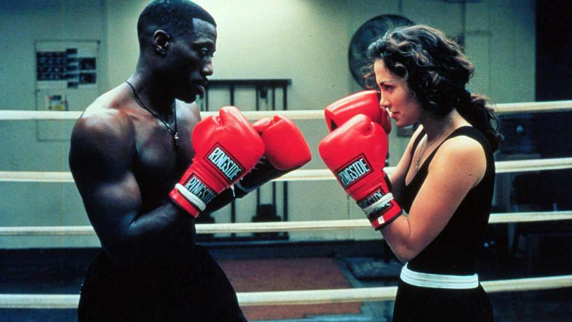 Správné jídlo ve správný čas, ale i jeho množství dokáže nejen zlepšit výkon, ale taky minimalizovat poškození svalů.