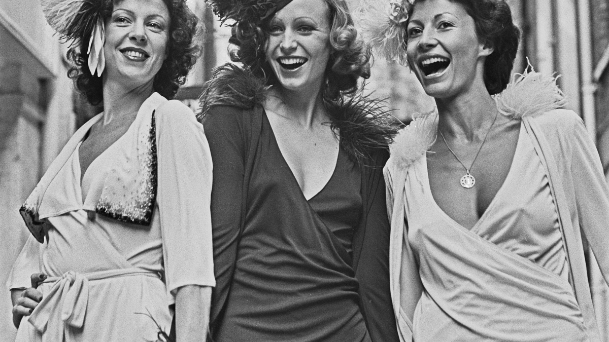 Před padesáti lety věnovala Diane von Fürstenberg ženám ty nejpraktičtější šaty na světě a stala se královnou emancipace i byznysu.