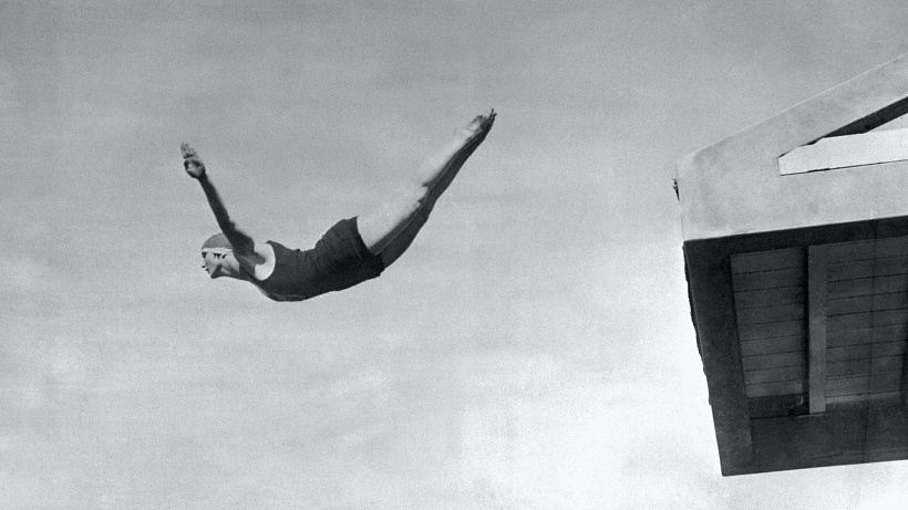 Fyzická aktivita je prospěšná v každém věku. U žen v přechodu – které trápí nedostatek energie, problémy se spánkem, úzkosti, deprese a úbytek svalové i kostní hmoty – to však platí dvojnásob. Které druhy cvičení nejlépe zmírňují příznaky menopauzy a kter