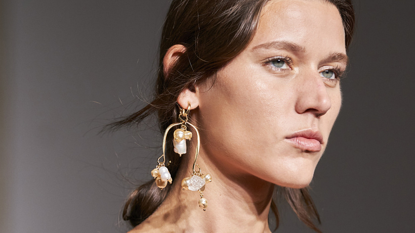 Kyselina hyaluronová vs. ceramidy. Co z toho potřebuje právě vaše pleť?