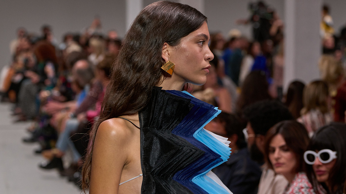 Potřebují vaše vlasy hydrataci, nebo spíš detox?