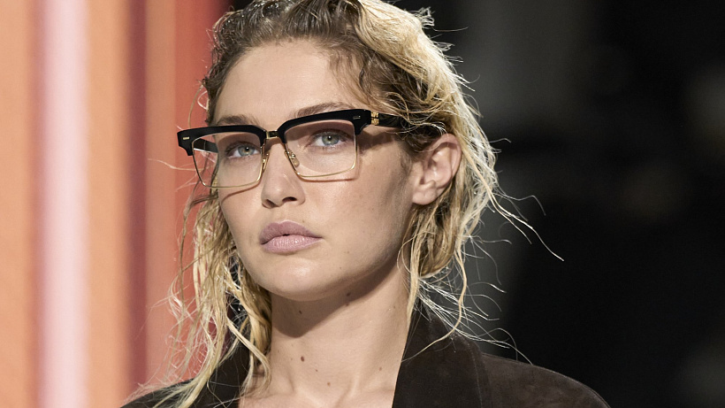 Blond barva vyžaduje speciální péči, a to v podobě šamponů, hydratačních masek a v neposlední řadě tepelné ochrany.