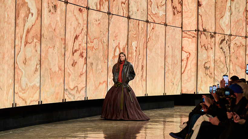 Proč se módní přehlídky zmenšují? Ekonomická realita mění pravidla hry