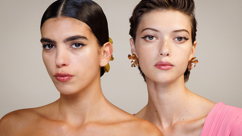 V oblasti krásy má celou řadu pozitivních účinků, včetně hydratace a vyhlazení pleti. Pokud jste se s růžovou řadou dosud pořádně neseznámili, je čas zařadit ji do své skincare rutiny.