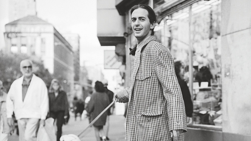 Marc Jacobs před čtyřiceti lety založil svou stejnojmennou značku. Na módní scéně za tu dobu způsobil několik zemětřesení, jejichž dozvuky cítíme dodnes.