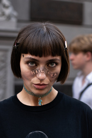 Street style Mercedes-Benz Prague Fashion Week