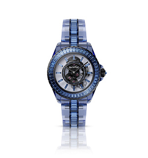 J12 BLEU X-RAY, CHANEL Limitovaná a číslovaná edice 12 kusů. Transparentní mistrovství v modrém tónu.