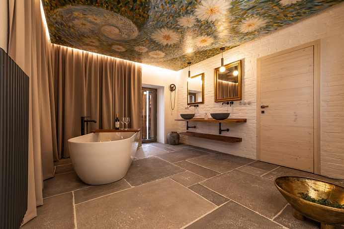 Jedinečné místo v srdci Žďárských vrchů, Blatiny 11, nabízí místo, kde se propojila historie a moderní styl v přirozené atmosféře přírody.