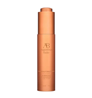 AUGUSTINUS BADER The Scalp Treatment (revoluční vlasové sérum s patentovanou technologií TFC8 pro posílení oslabených a řídnoucích vlasů a stimulaci růstu) Dostupnost: Ingredients Store a luxusní e-shopy s niche kosmetikou Cena:  2 150 Kč (30 ml)