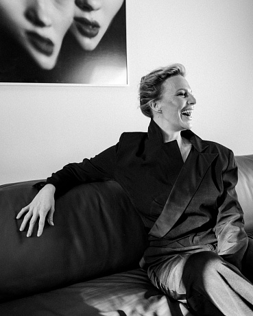 Backstage příprav hostů na předávání cen Český lev 2025