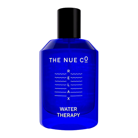 THE NUE CO.  Water Therapy – Aromaterapeutická mlha inspirovaná vodní terapií  Dostupnost: The Nue Co.  Cena: 3 100 Kč