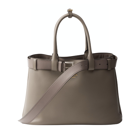 PRADA  Buckle Large Leather Handbag   Dostupnost: Prada  Cena: 140 000 Kč