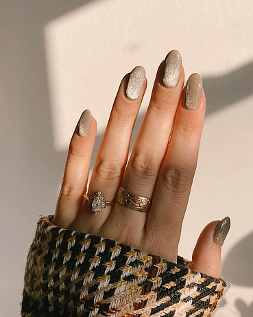 Nail trend: sametové nehty