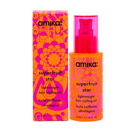 AMIKA  Superfruit Star – Ultralehký stylingový olej  Dostupnost: Sephora  Cena: 900 Kč
