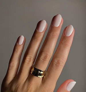 Nail trend: Glazed nails