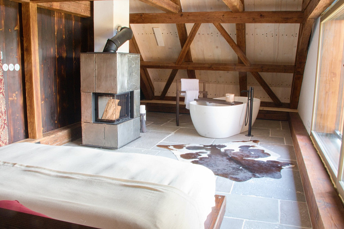 Jedinečné místo v srdci Žďárských vrchů, Blatiny 11, nabízí místo, kde se propojila historie a moderní styl v přirozené atmosféře přírody.