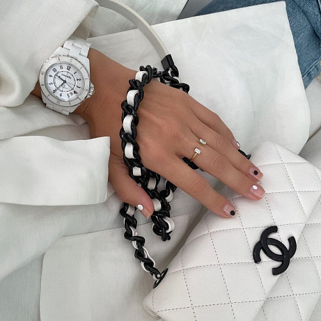 Nail trend: polka dot