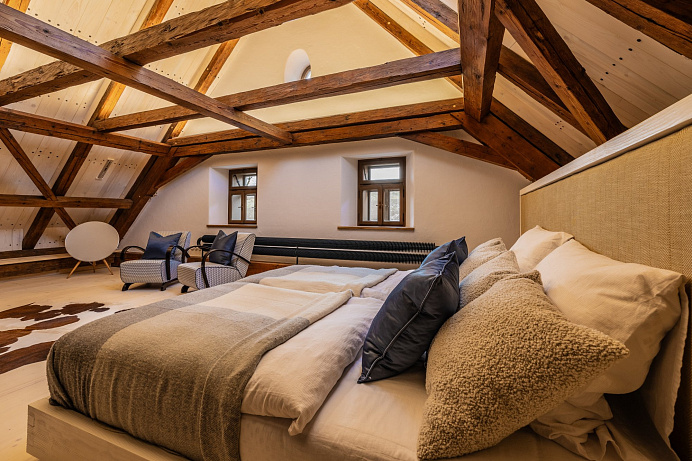 Jedinečné místo v srdci Žďárských vrchů, Blatiny 11, nabízí místo, kde se propojila historie a moderní styl v přirozené atmosféře přírody.