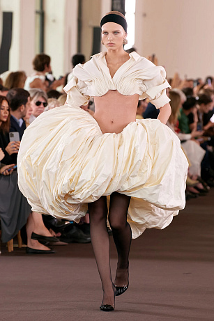 Haute couture kolekce Schiaparelli podzim 2023
