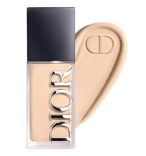 DIOR Forever Skin Wear make-up Dostupnost: parfumerie Cena: 1 690 Kč