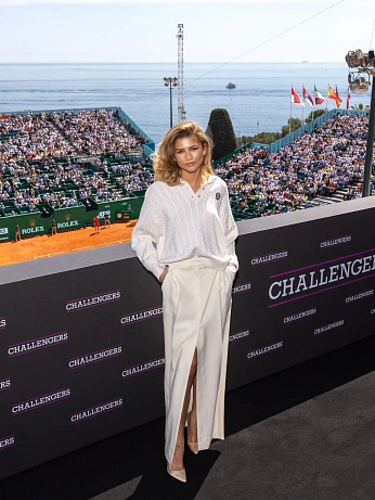 Zendaya v Brunello Cucinelli na press tour filmu The Challengers