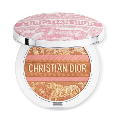 Bronzer 2025 DIOR Forever Nude Bronze Glow – Limitovaná edice kompaktního rozjasňujícího pudru Dostupnost: Dior Cena: 1 690 Kč