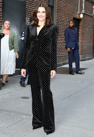 Anglická růže Rachel Weisz: proč je herečka zosobněním nonchalant elegance