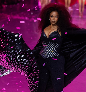 Tyra Banks na Victoria's Secret show 2024